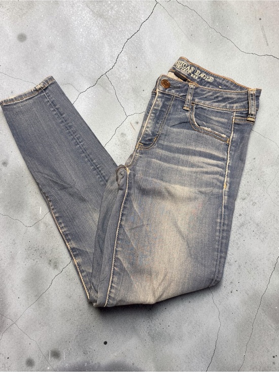 American Eagle Outfitters Denim - American Eagle Outfitters Medium Blue Denim skinny Jeans size 6short